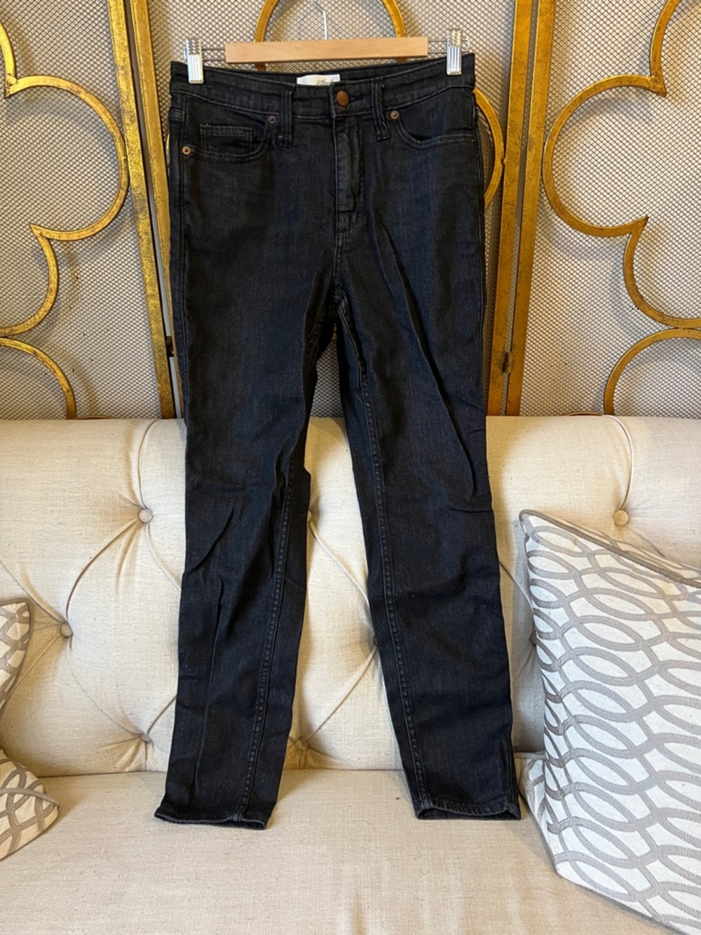 Universal Thread Black Denim Jeans - Straight Fit